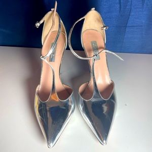 Sarah Jessica Parker silver metallic T strap heel